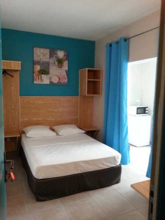 L'Annexe 66 , Saint Denis Centre Ville , A 200 M De La Rue Pietonne , Du Petit Marche Et Du Leader Price , Sur Une Rue Calme, Parking Gratuit Sur La Rue Szoba fotó