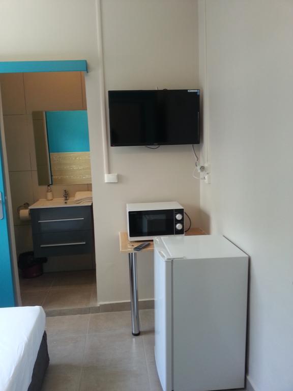 L'Annexe 66 , Saint Denis Centre Ville , A 200 M De La Rue Pietonne , Du Petit Marche Et Du Leader Price , Sur Une Rue Calme, Parking Gratuit Sur La Rue Szoba fotó