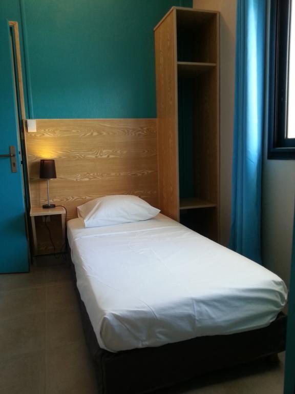 L'Annexe 66 , Saint Denis Centre Ville , A 200 M De La Rue Pietonne , Du Petit Marche Et Du Leader Price , Sur Une Rue Calme, Parking Gratuit Sur La Rue Szoba fotó